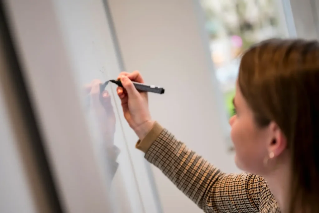 Konferenzraum Whiteboard Business Center Düsseldorf Königsallee 27